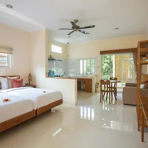 Donguri House Bali Couette-café